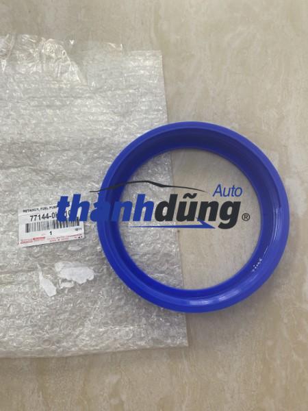 NẮP VẶN CỤM BƠM XĂNG TOYOTA HILUX