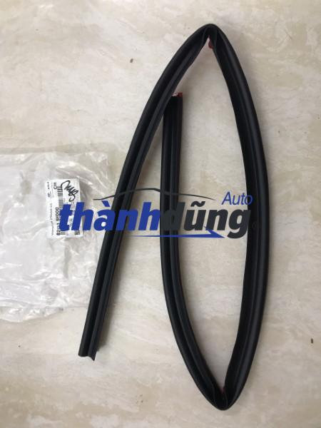 RON NẸP KÍNH HYUNDAI HD65 | 82130-5H000