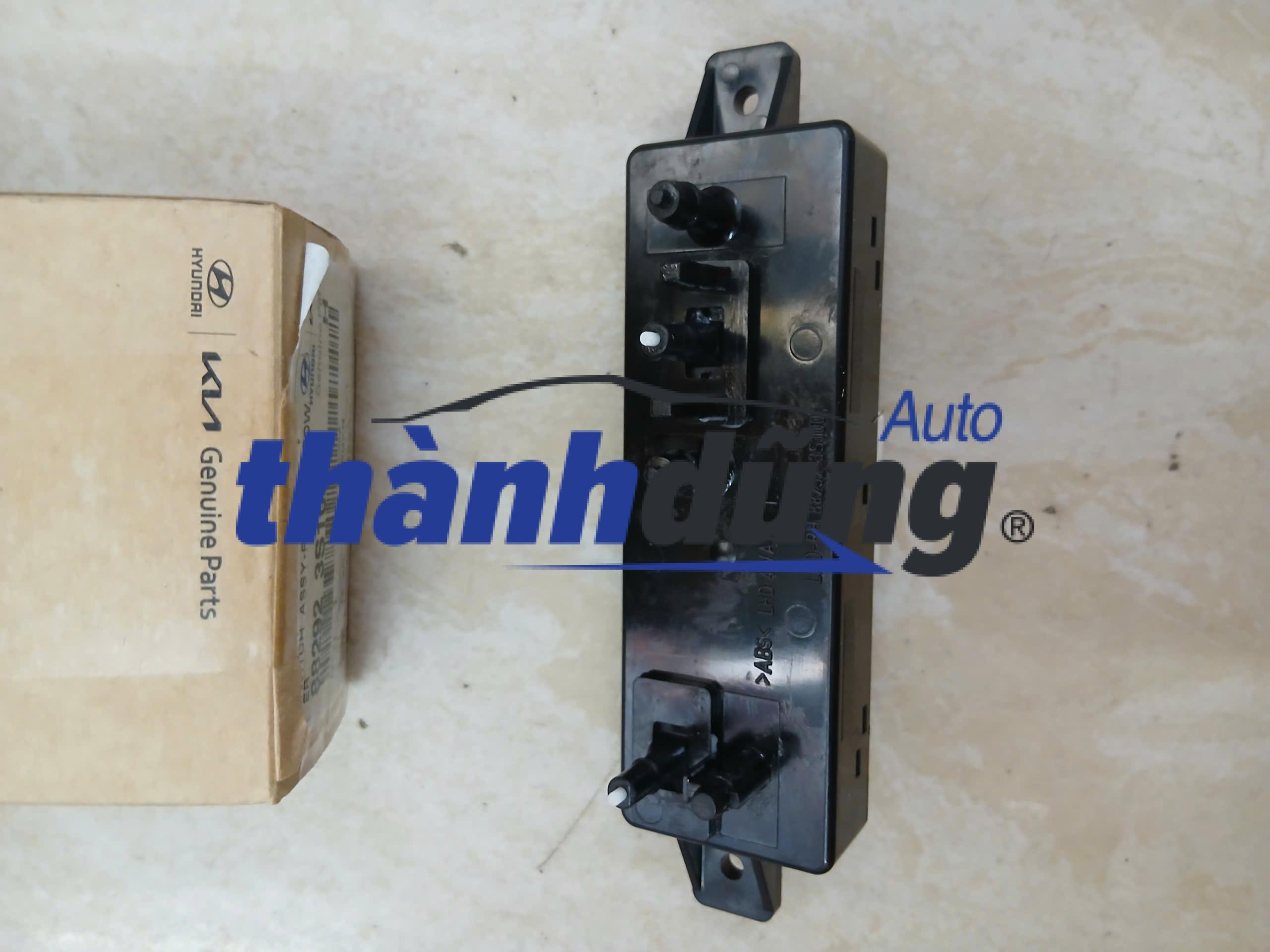 công tắc chỉnh ghế phụ hyundai tucson 2009-2013 | 882923s100