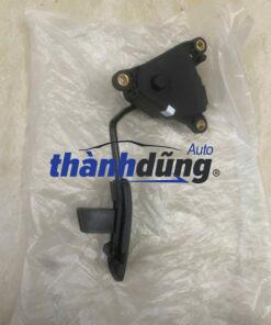 bàn đạp chân ga xe nissan tiida 2010 | 180021jy0a