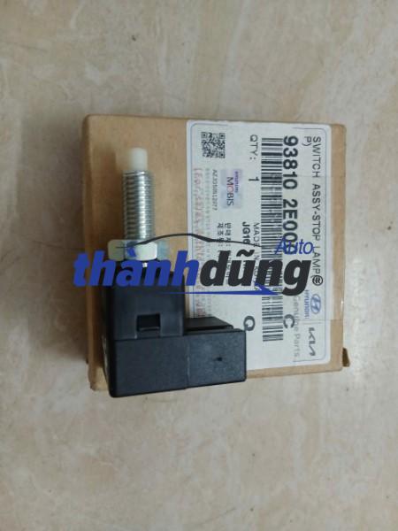 CÔNG TẮC CHÂN PHANH KIA K3000 2006-2012 | 938102E000 - Ảnh 2