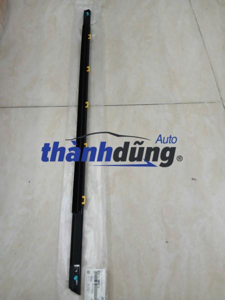 nẹp chân kính ngoài xe kia forte 2019 | 83210m6010