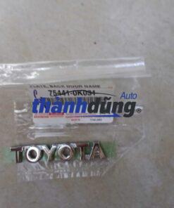 logo chữ toyota cốp hậu toyota hilux 2013 | 754410k031