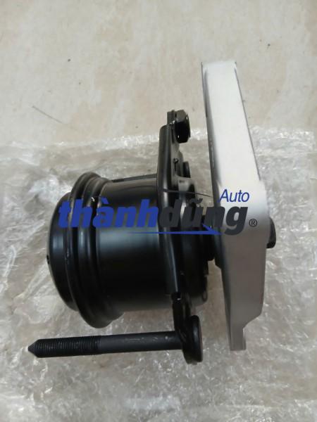chân đầu máy luxgen m7 2011 | 11220mv202